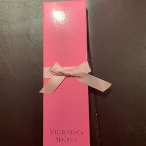 Victoria's Secret Accessories - Victoria secret necklace Victoria's Secret Accessories - Victoria secret necklace